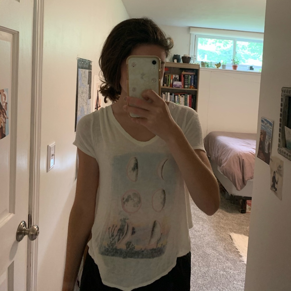 Super cute moon shirt!